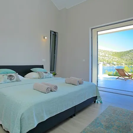 Shaila * Lastovo